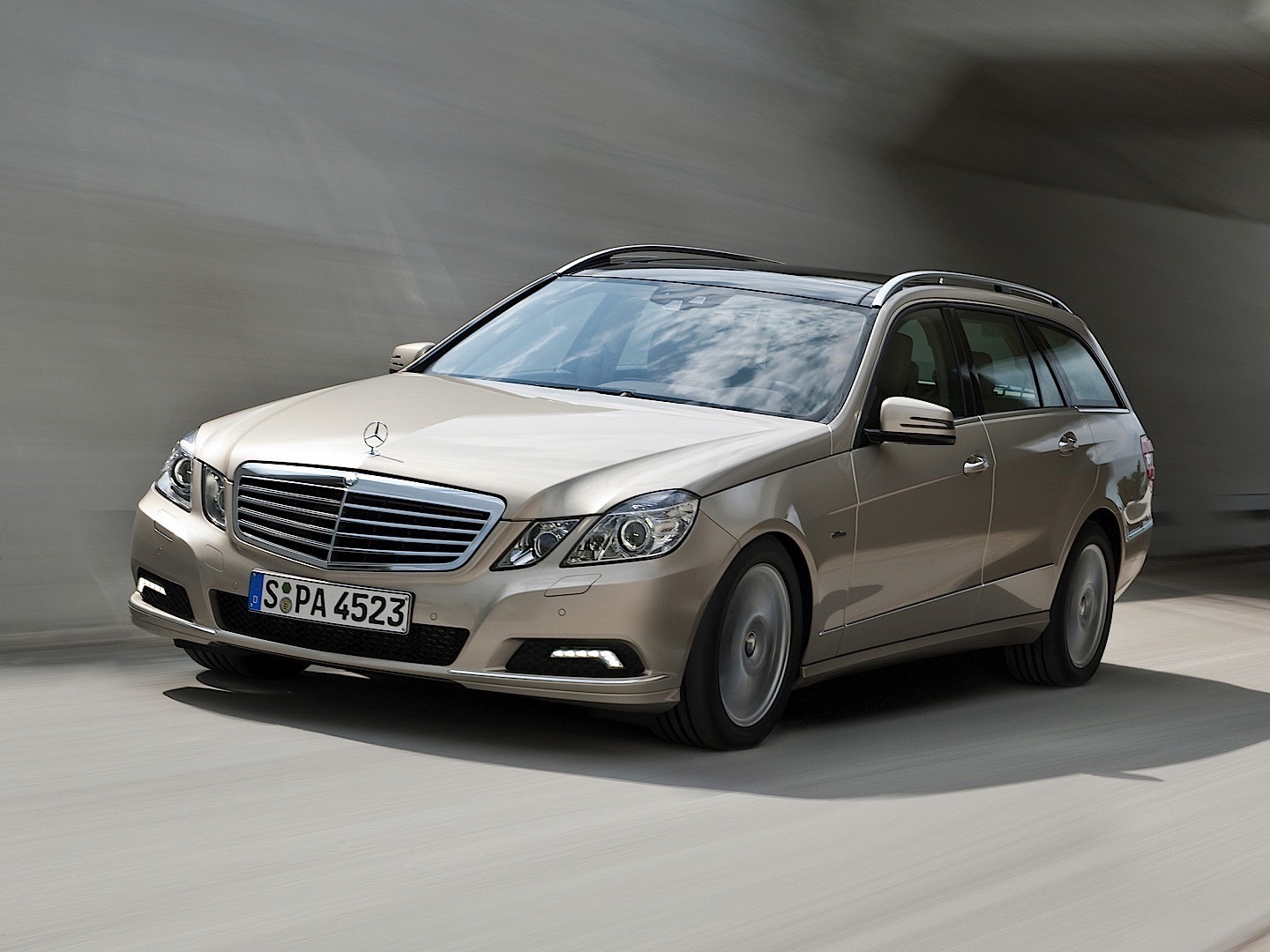 Mercedes Benz E-Klasse T-Modell photo 39