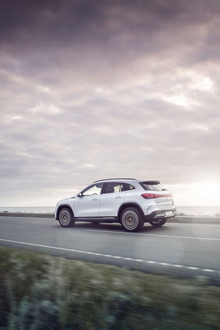 Mercedes Benz Eqa photo 4