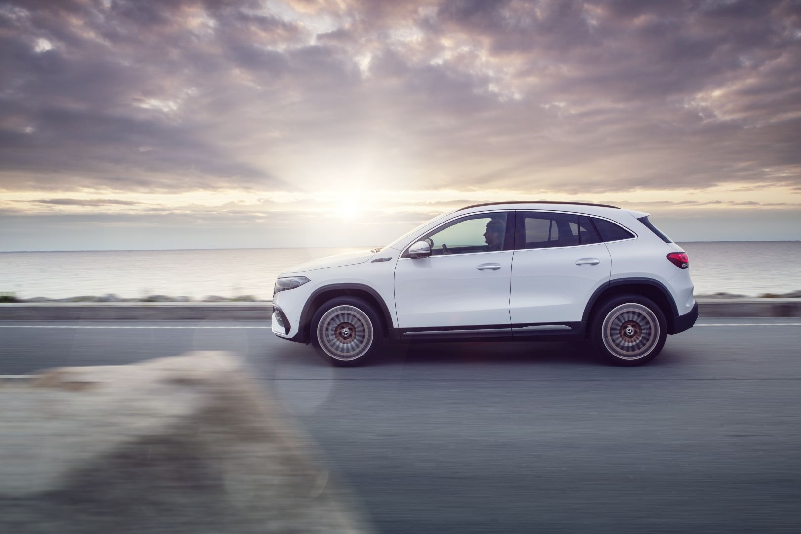 Mercedes Benz Eqa photo 10