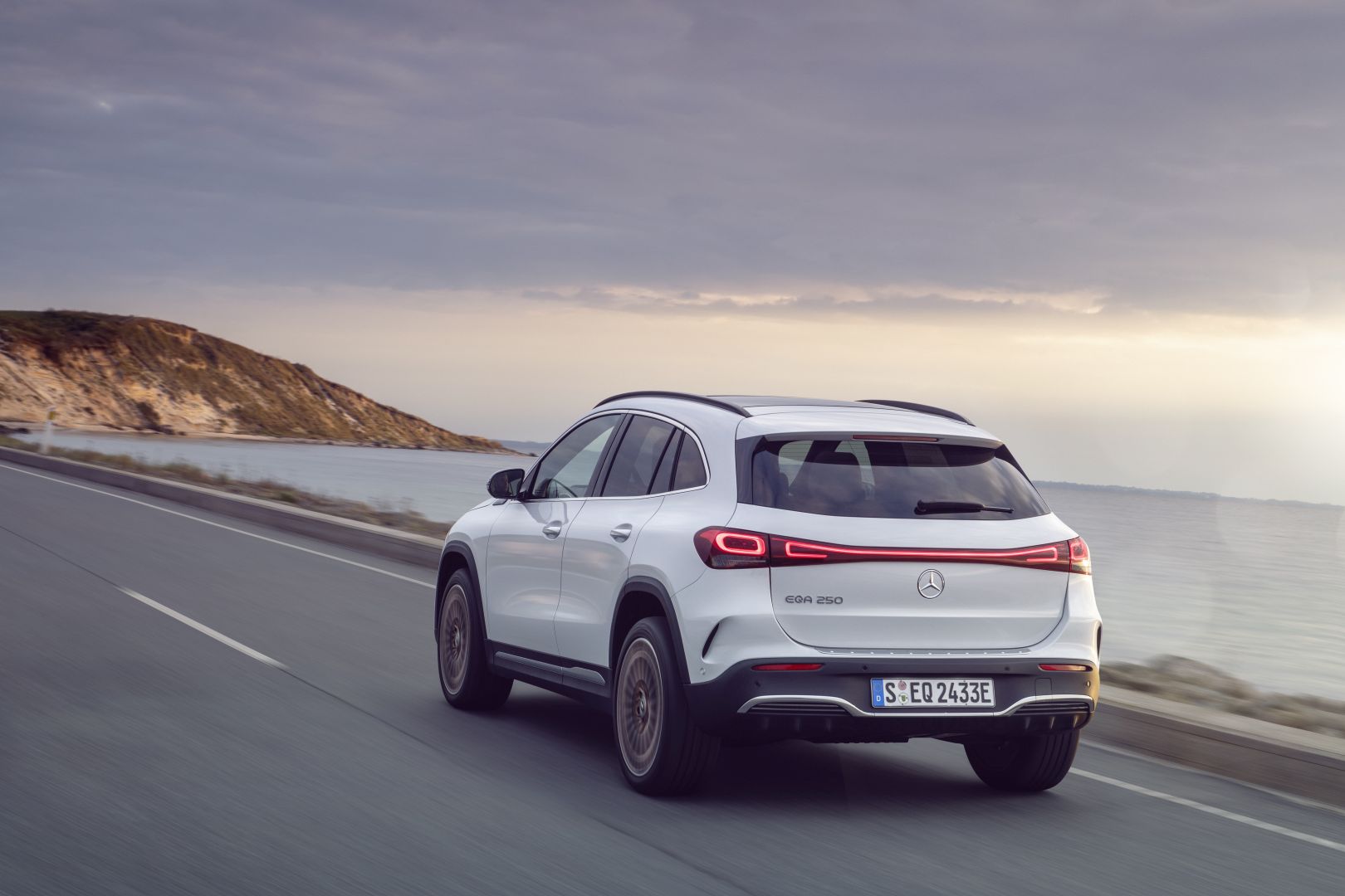 Mercedes Benz Eqa photo 11