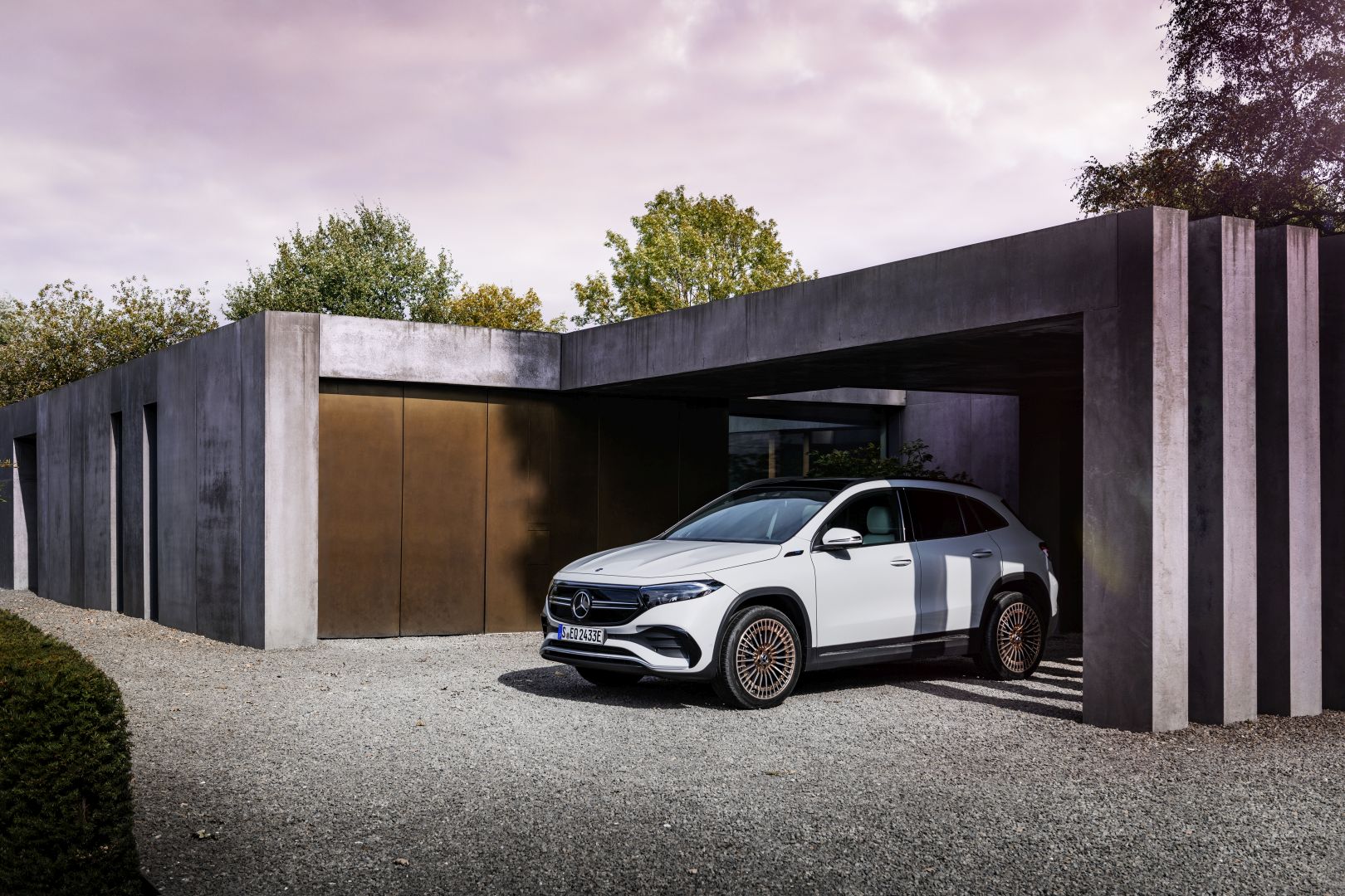 Mercedes Benz Eqa photo 17