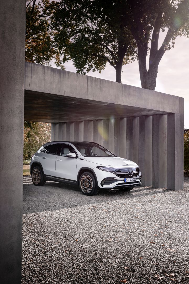 Mercedes Benz Eqa photo 18