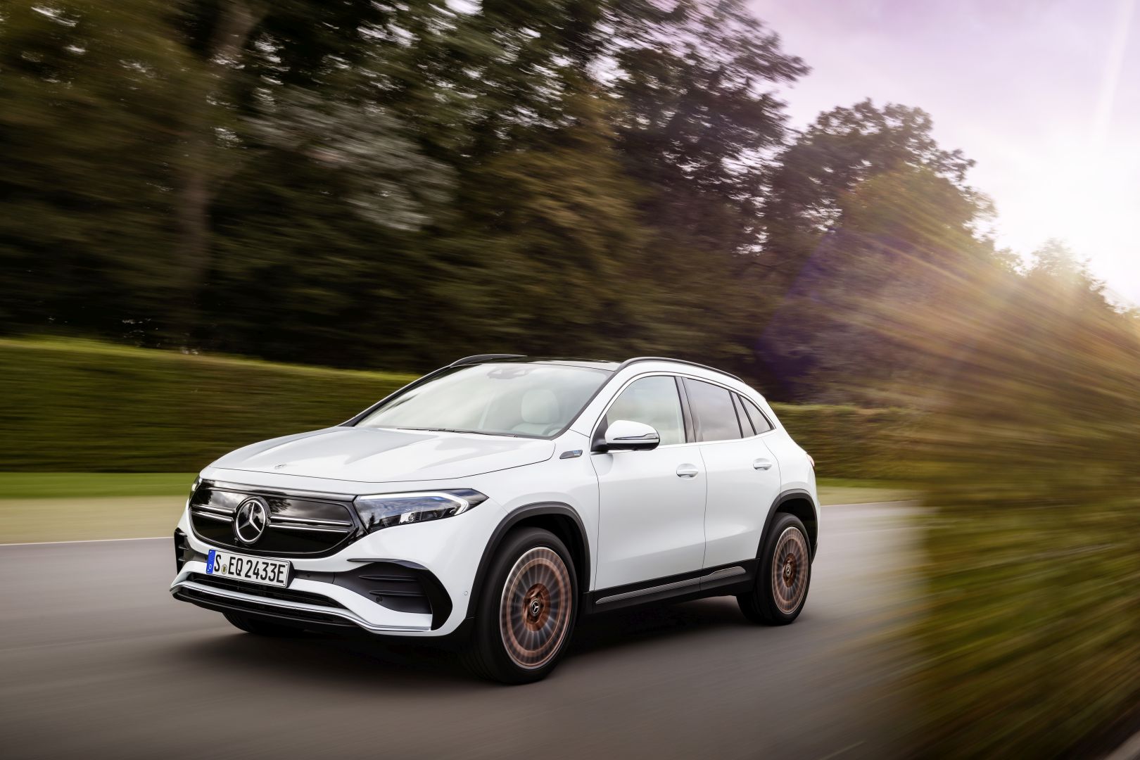 Mercedes Benz Eqa photo 41