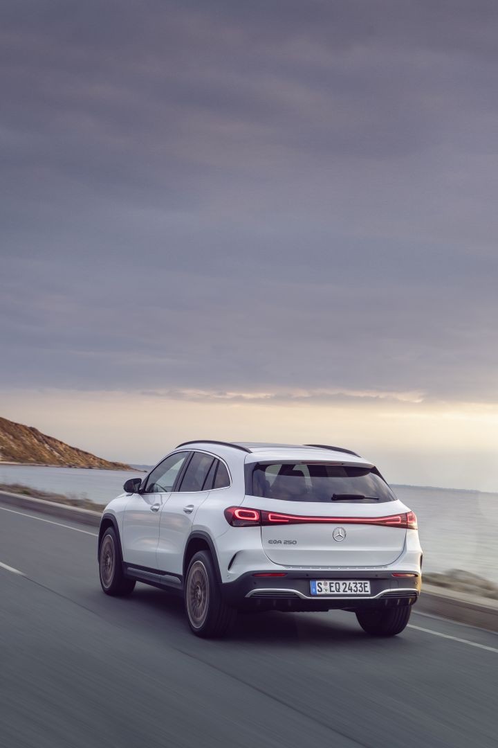 Mercedes Benz Eqa photo 3