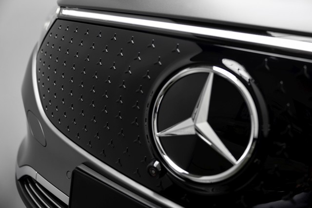 Mercedes Benz Eqa photo 4