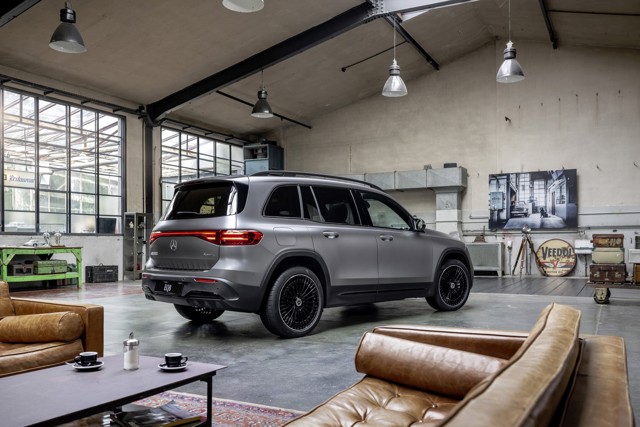 Mercedes Benz Eqa photo 6