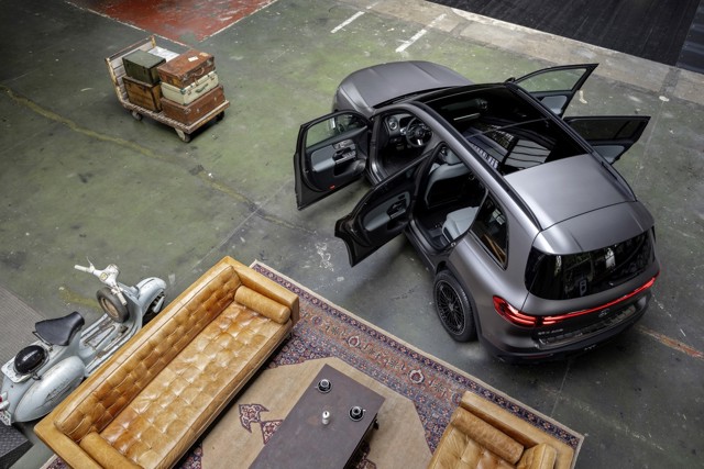 Mercedes Benz Eqa photo 8