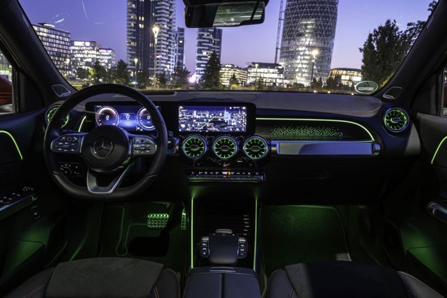 Mercedes Benz Eqb photo 82
