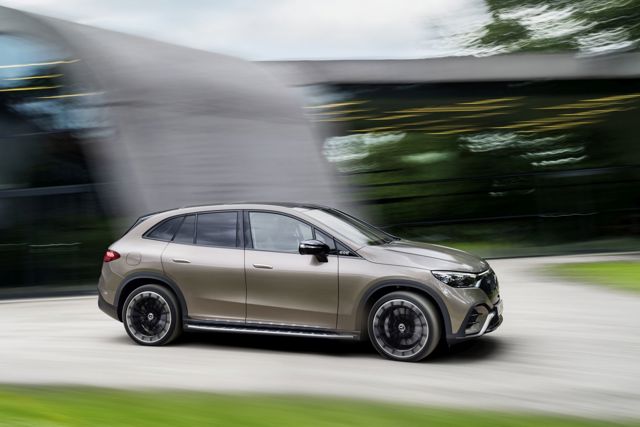 Mercedes Benz Eqe Suv photo 10