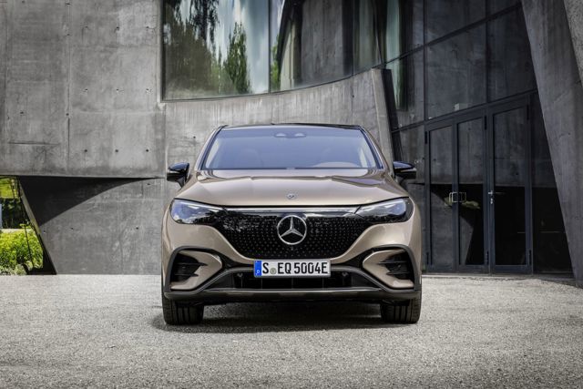 Mercedes Benz Eqe Suv photo 16