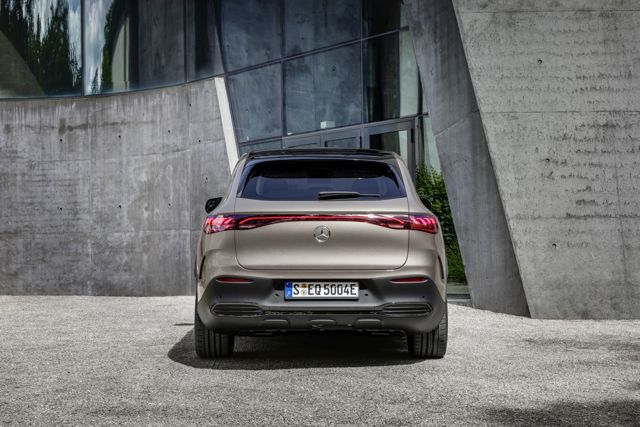 Mercedes Benz Eqe Suv photo 17