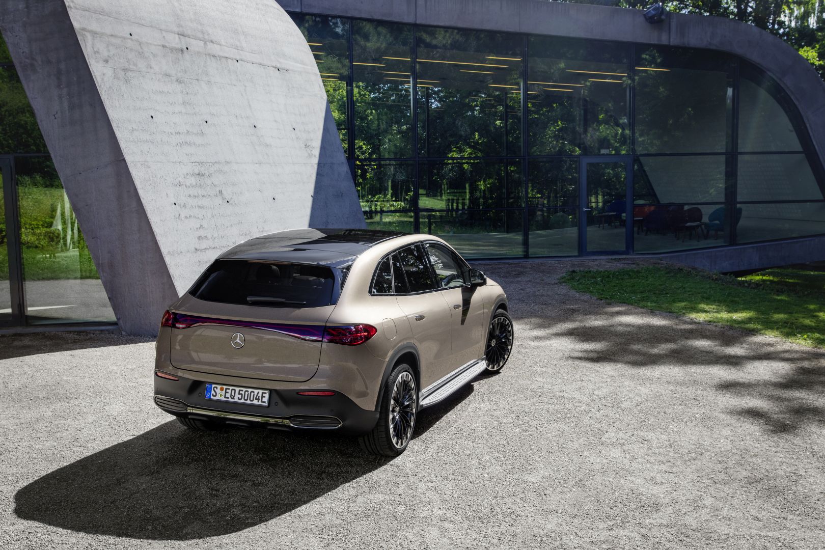 Mercedes Benz Eqe Suv photo 19