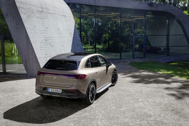 Mercedes Benz Eqe Suv photo 19