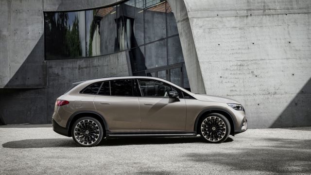 Mercedes Benz Eqe Suv photo 23