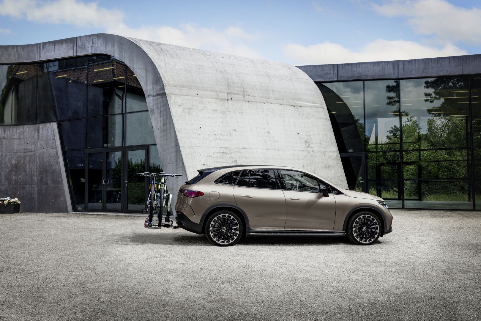 Mercedes Benz Eqe Suv photo 24