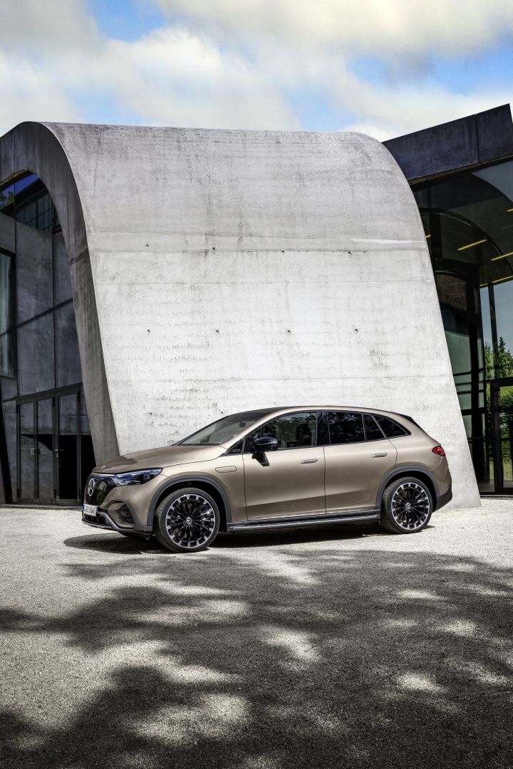 Mercedes Benz Eqe Suv photo 28