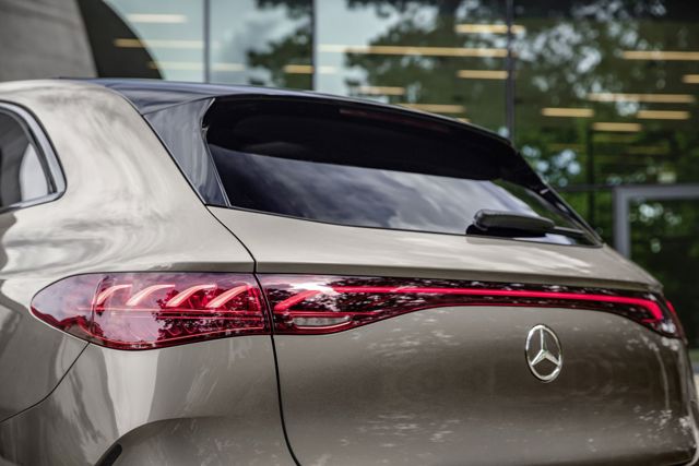 Mercedes Benz Eqe Suv photo 29