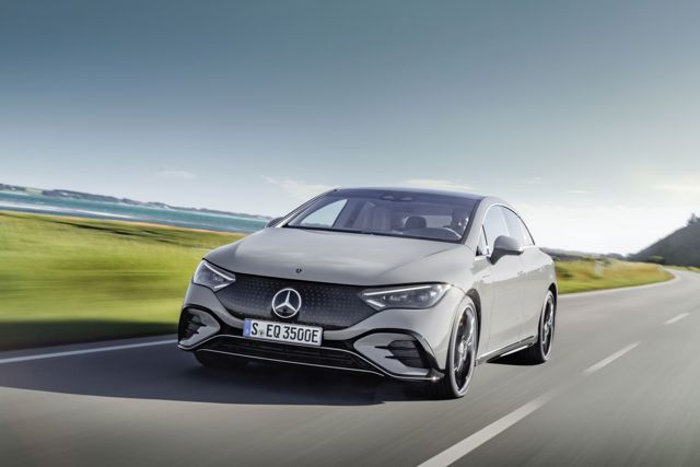 MERCEDES BENZ EQE