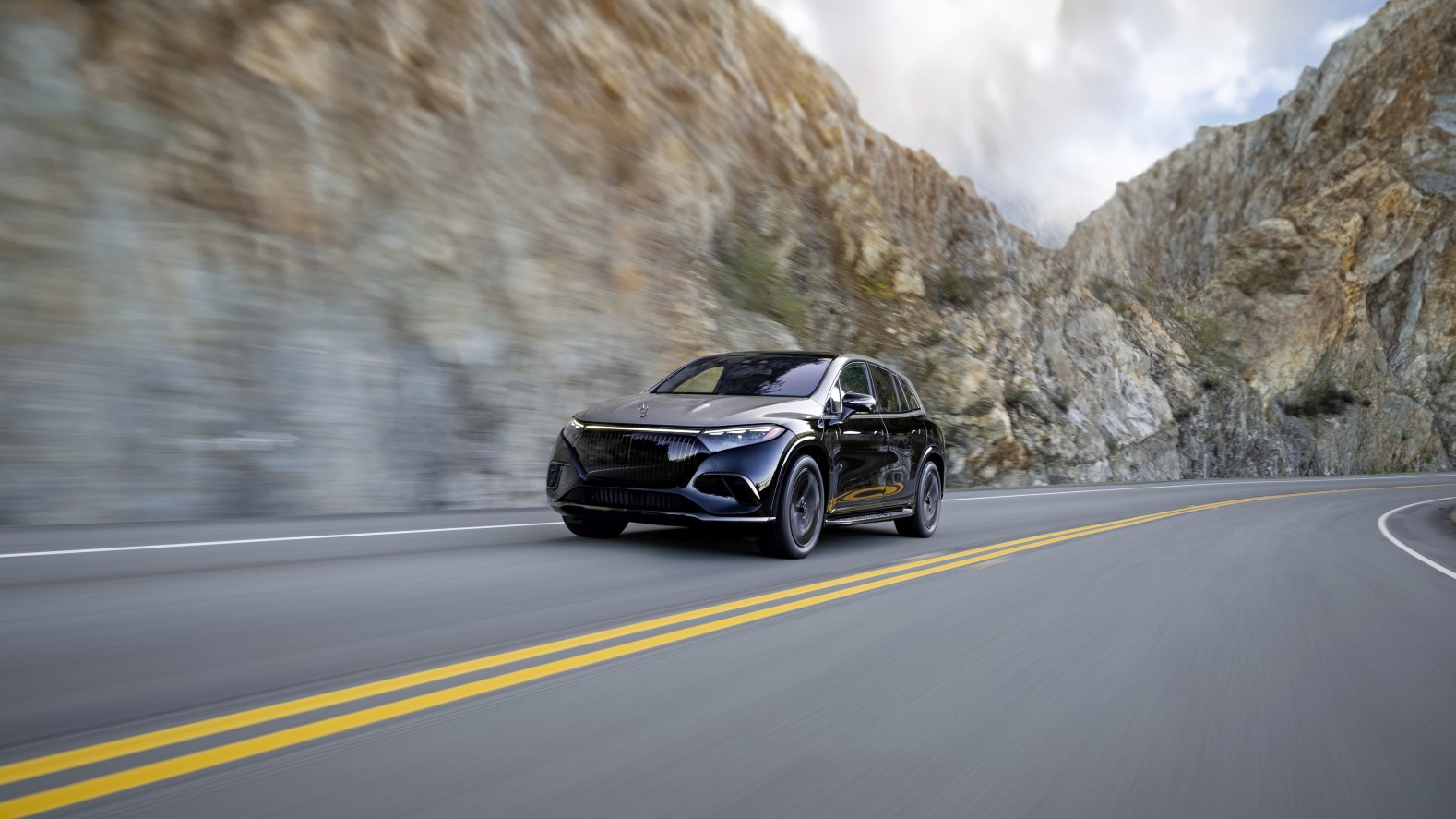 Mercedes Benz Eqs Suv Maybach photo 4