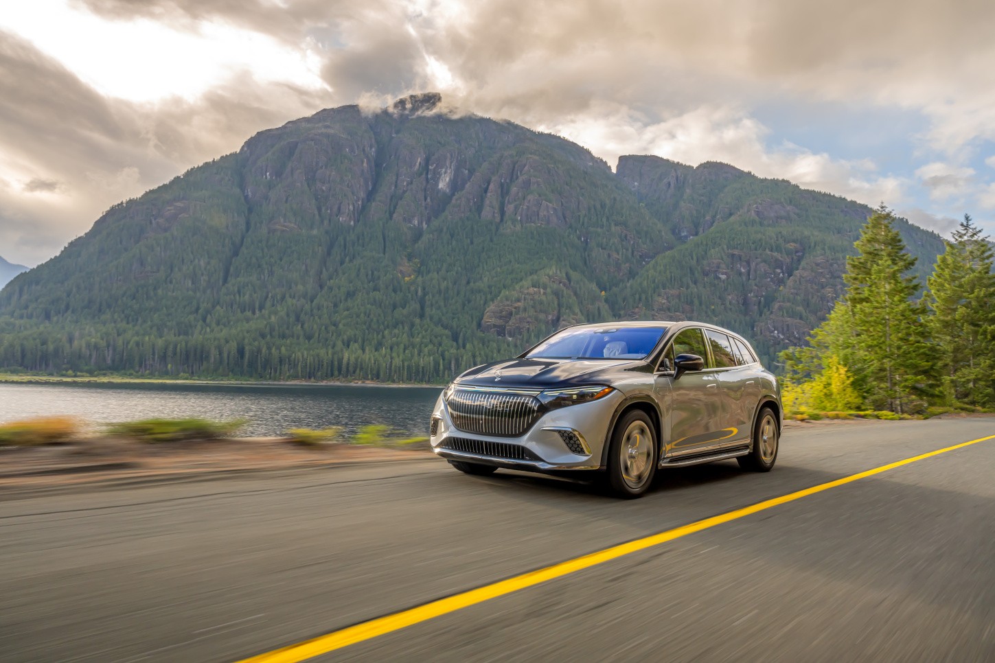 Mercedes Benz Eqs Suv Maybach photo 26