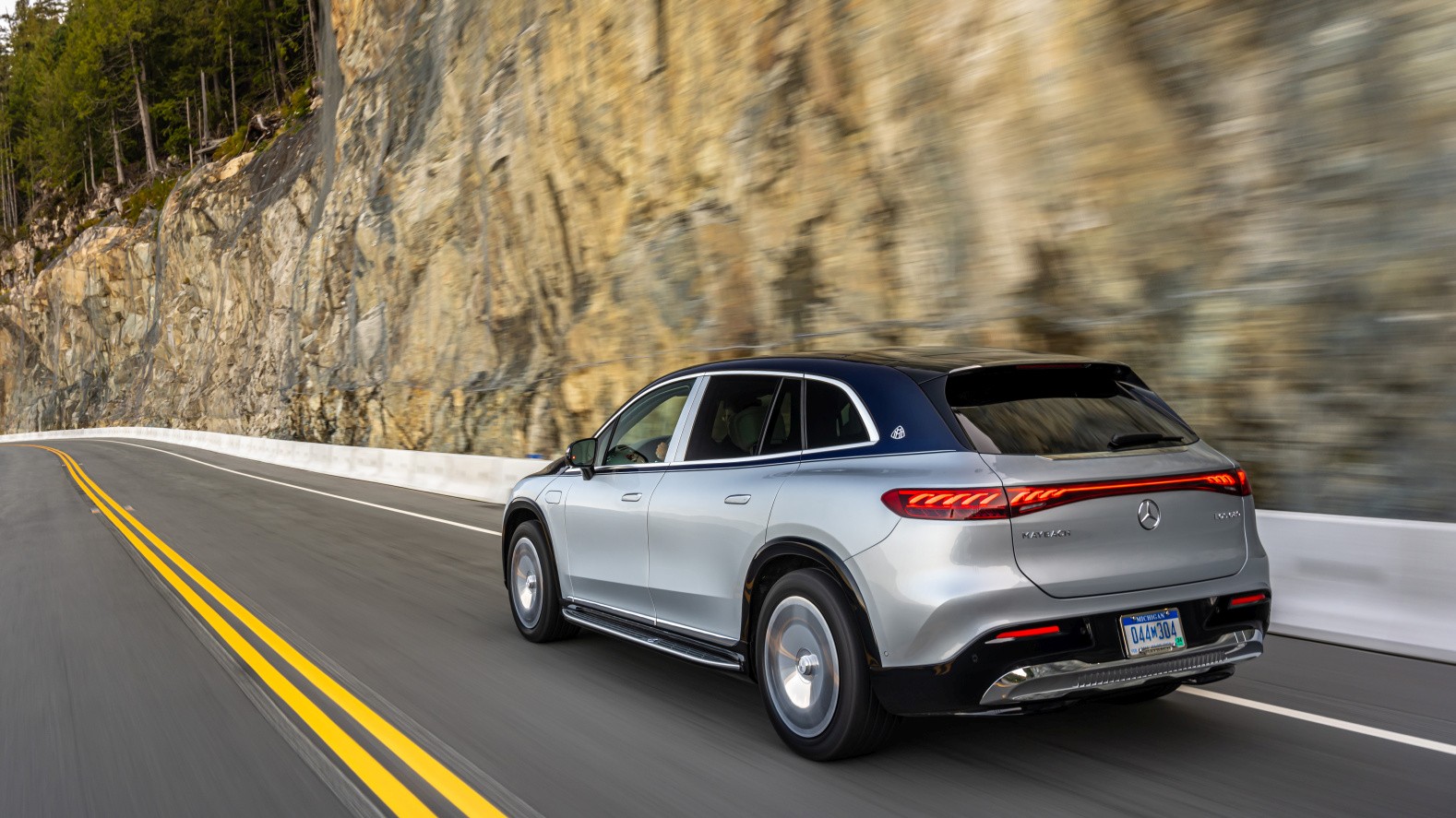 Mercedes Benz Eqs Suv Maybach photo 30