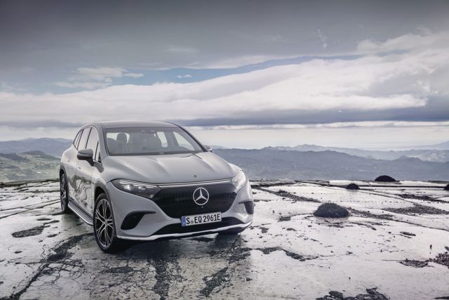 Mercedes Benz Eqs Suv photo 41
