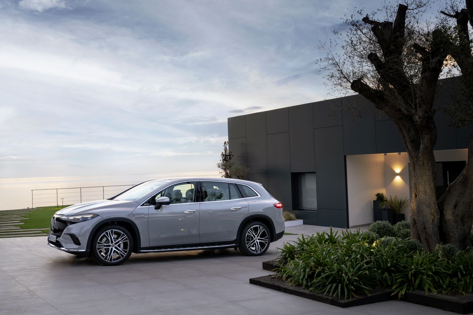 Mercedes Benz Eqs Suv photo 45