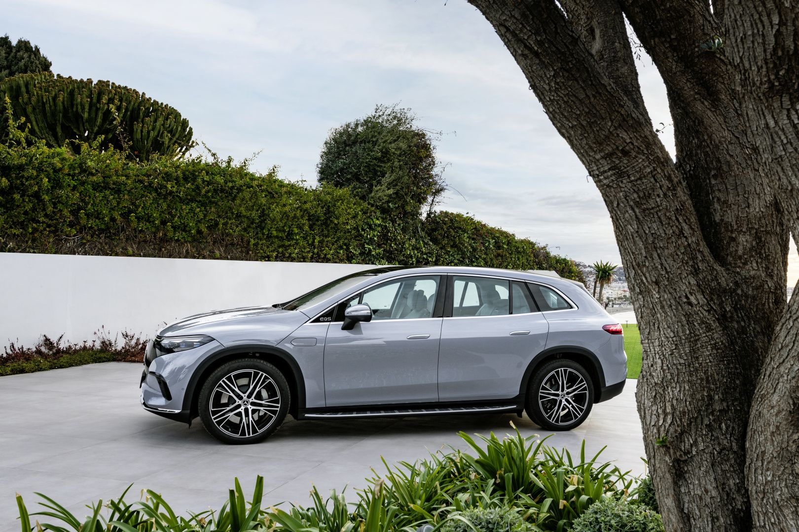 Mercedes Benz Eqs Suv photo 46