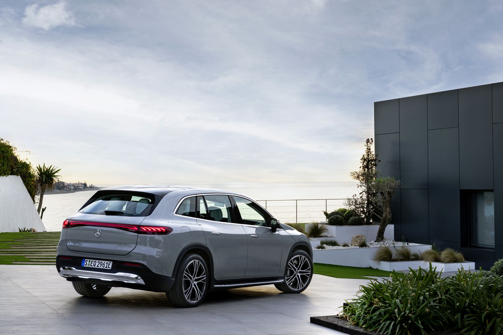 Mercedes Benz Eqs Suv photo 47