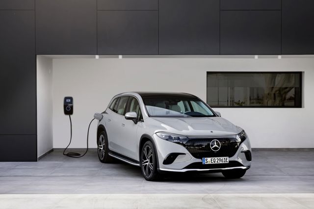 Mercedes Benz Eqs Suv photo 48