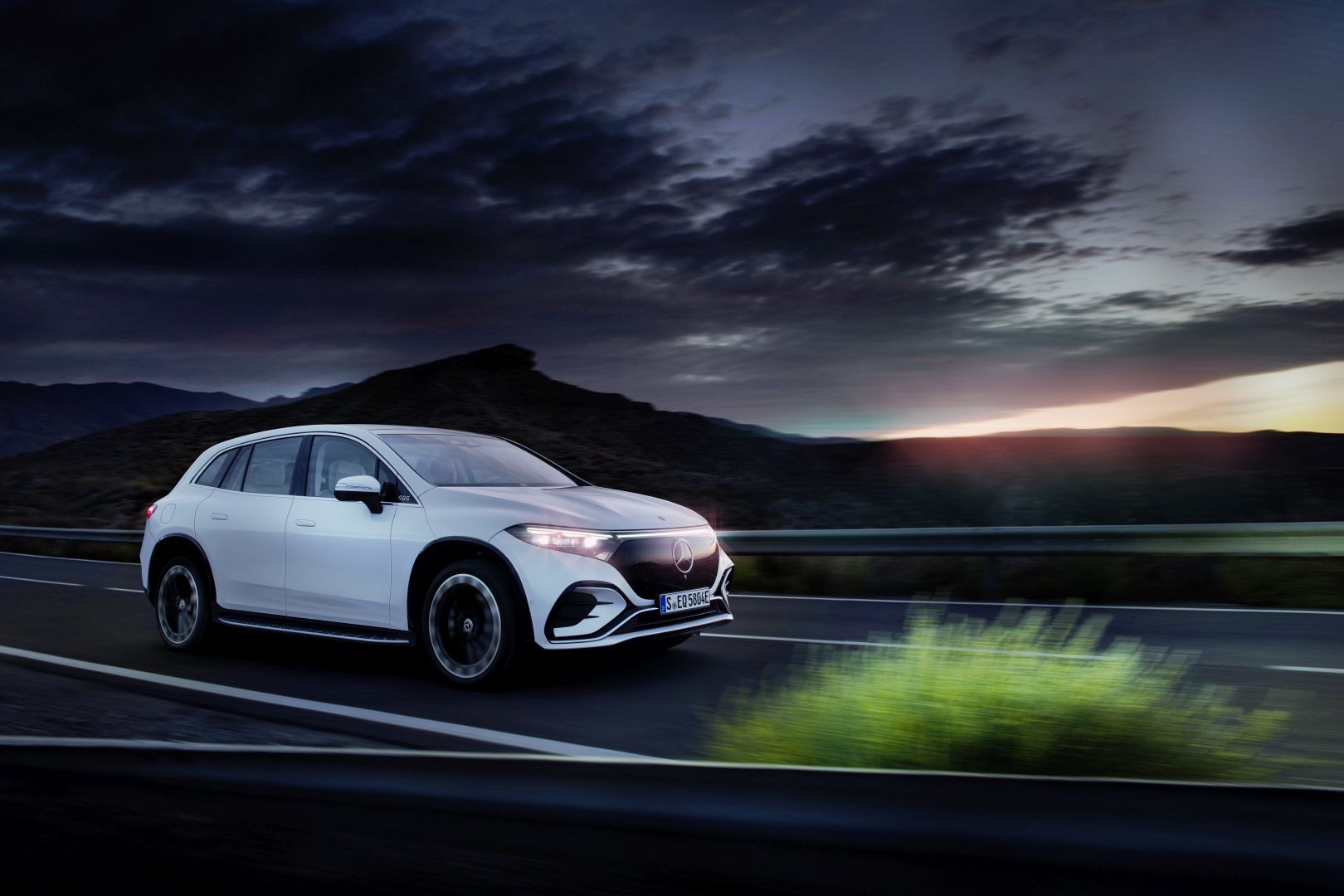 Mercedes Benz Eqs Suv photo 52