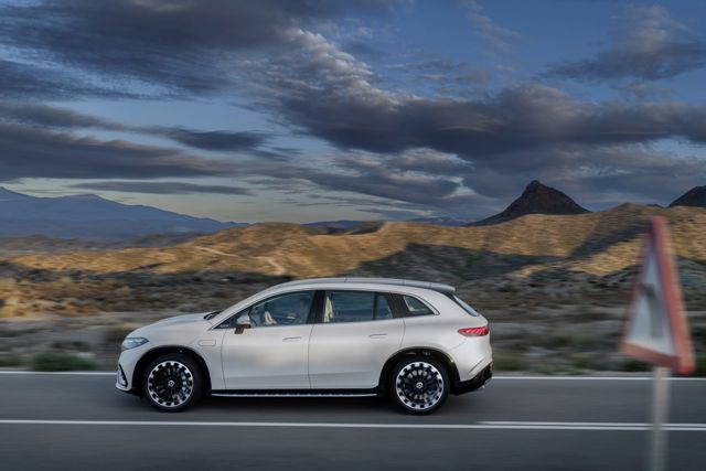 Mercedes Benz Eqs Suv photo 57