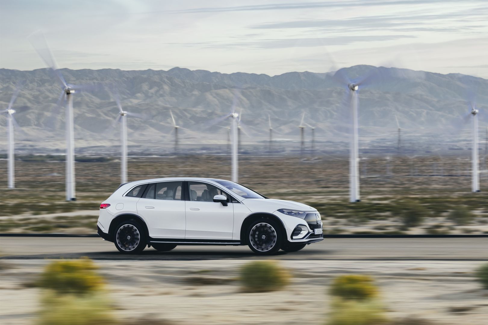 Mercedes Benz Eqs Suv photo 64