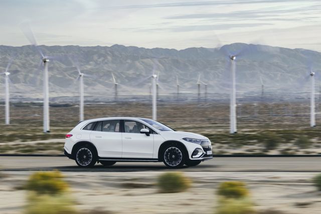 Mercedes Benz Eqs Suv photo 64