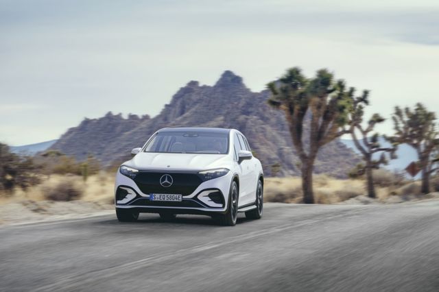 Mercedes Benz Eqs Suv photo 65