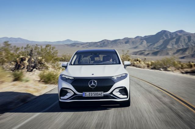 Mercedes Benz Eqs Suv photo 66