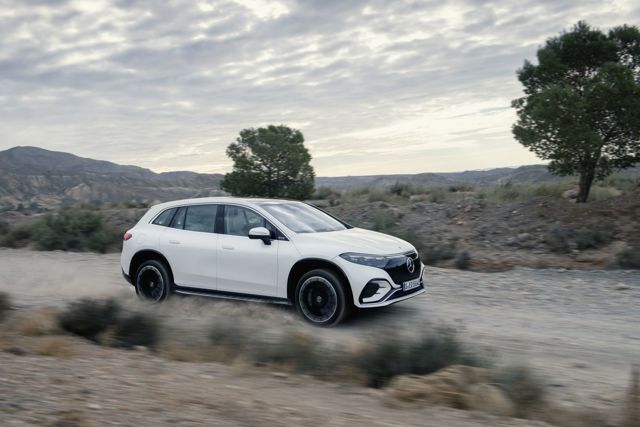 Mercedes Benz Eqs Suv photo 69