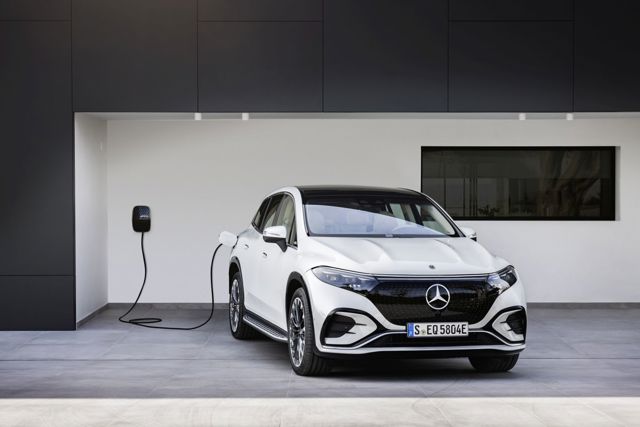 Mercedes Benz Eqs Suv photo 84