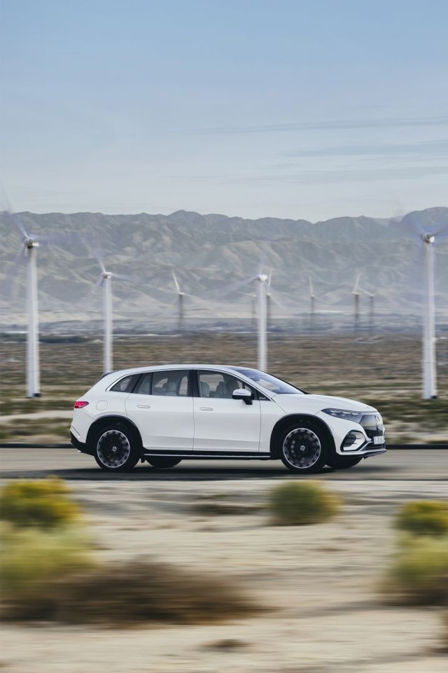 Mercedes Benz Eqs Suv photo 93