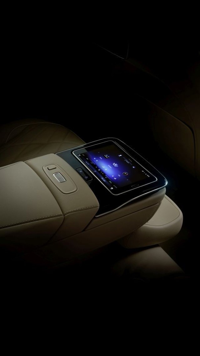 Mercedes Benz Eqs Suv photo 124