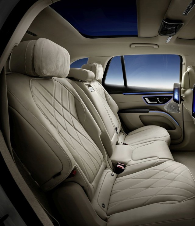 Mercedes Benz Eqs Suv photo 146