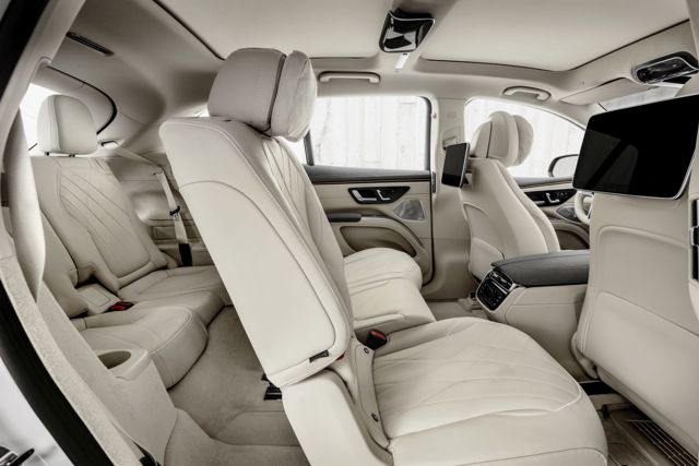 Mercedes Benz Eqs Suv photo 158
