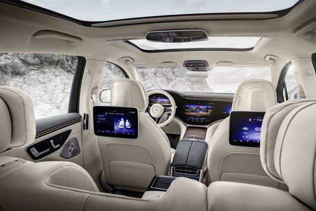 Mercedes Benz Eqs Suv photo 162