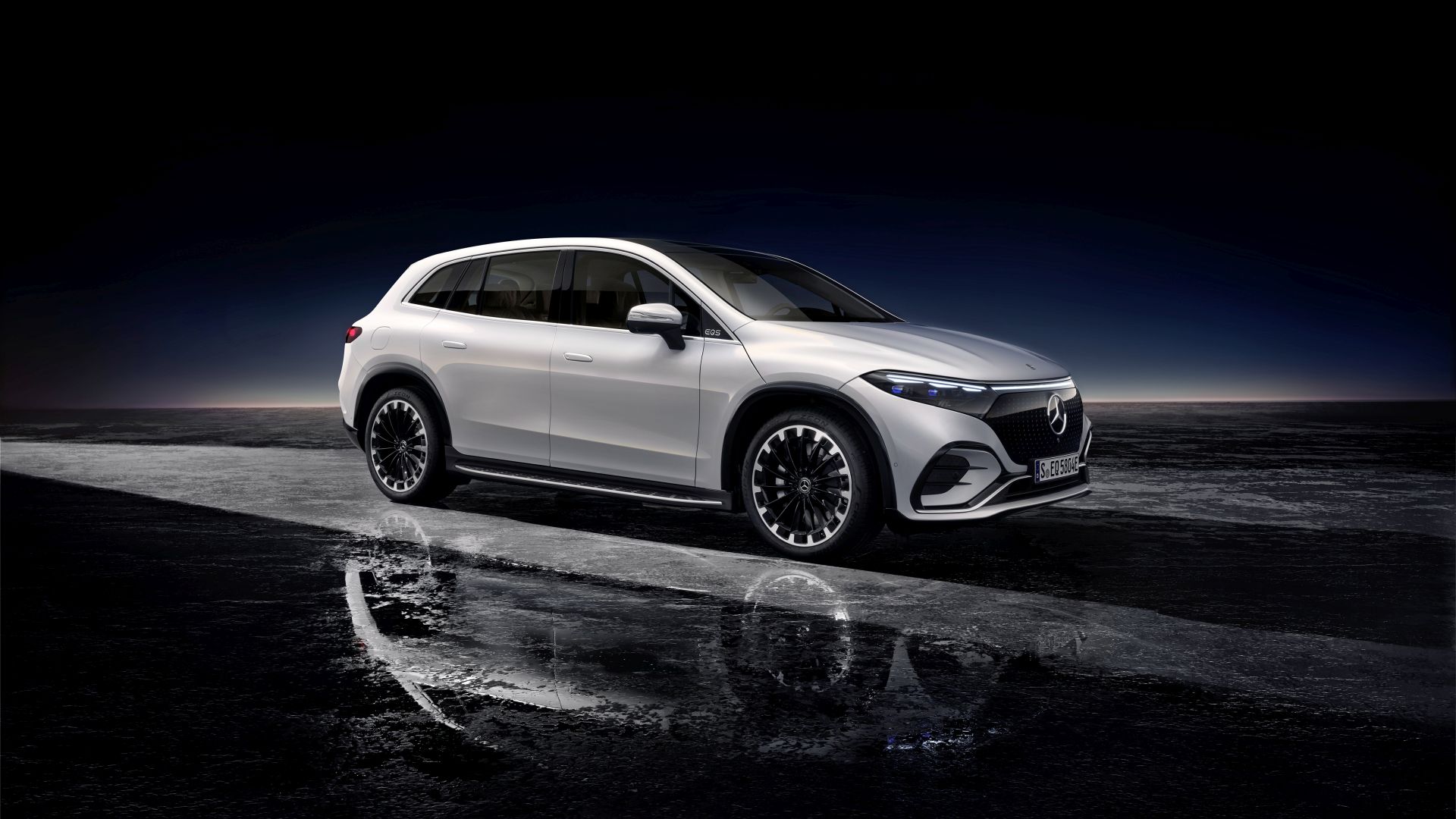 Mercedes Benz Eqs Suv photo 2