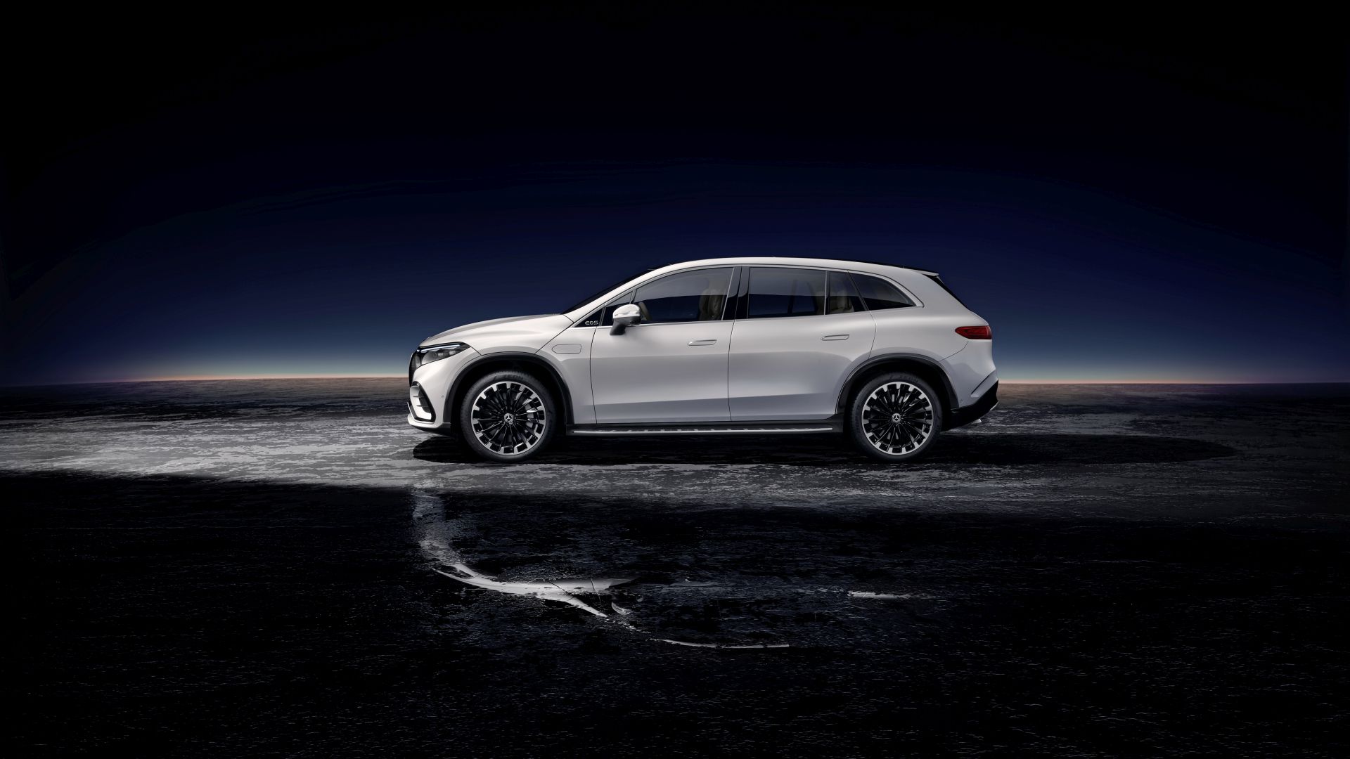 Mercedes Benz Eqs Suv photo 4