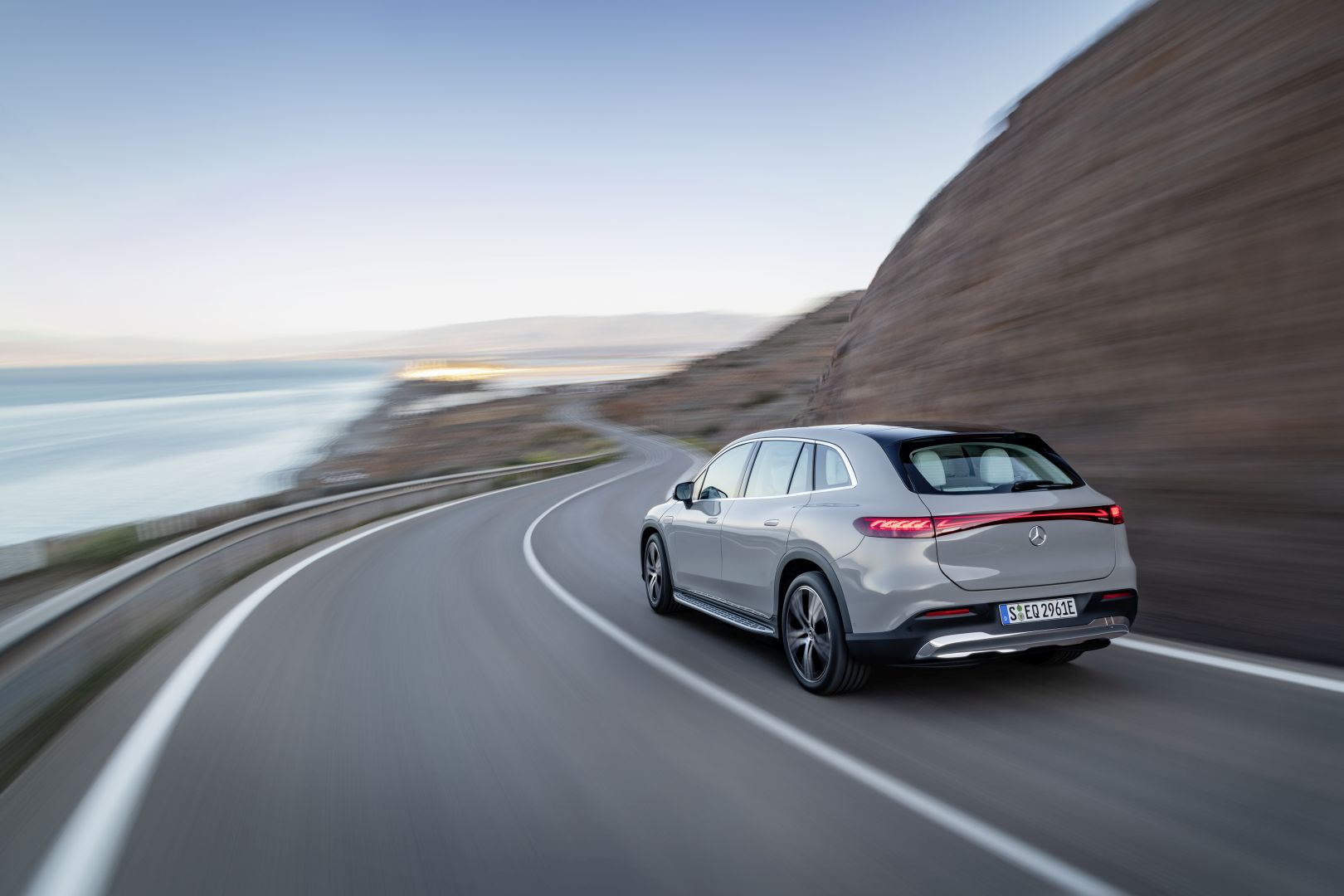 Mercedes Benz Eqs Suv photo 27