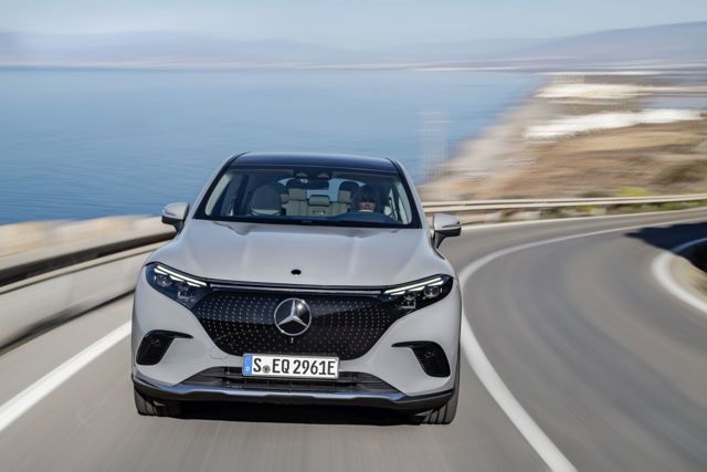 Mercedes Benz Eqs Suv photo 29
