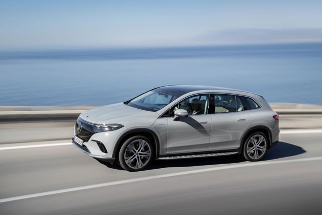 Mercedes Benz Eqs Suv photo 30