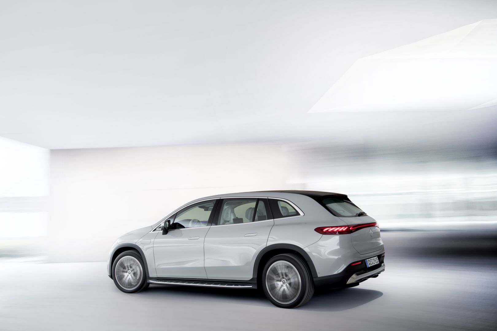 Mercedes Benz Eqs Suv photo 35