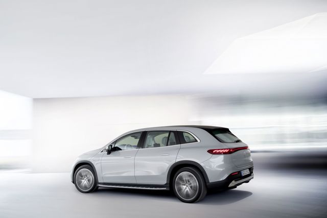 Mercedes Benz Eqs Suv photo 35